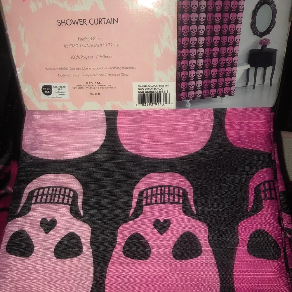 🖤 Betsey Johnson Pink Ombré  Skull Shower Curtain